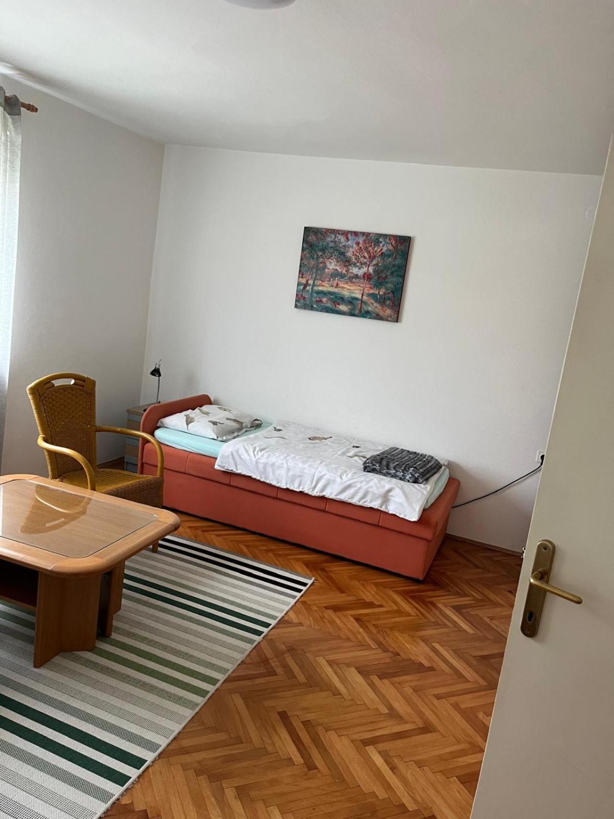 Apartman Ivka Госпич Экстерьер фото